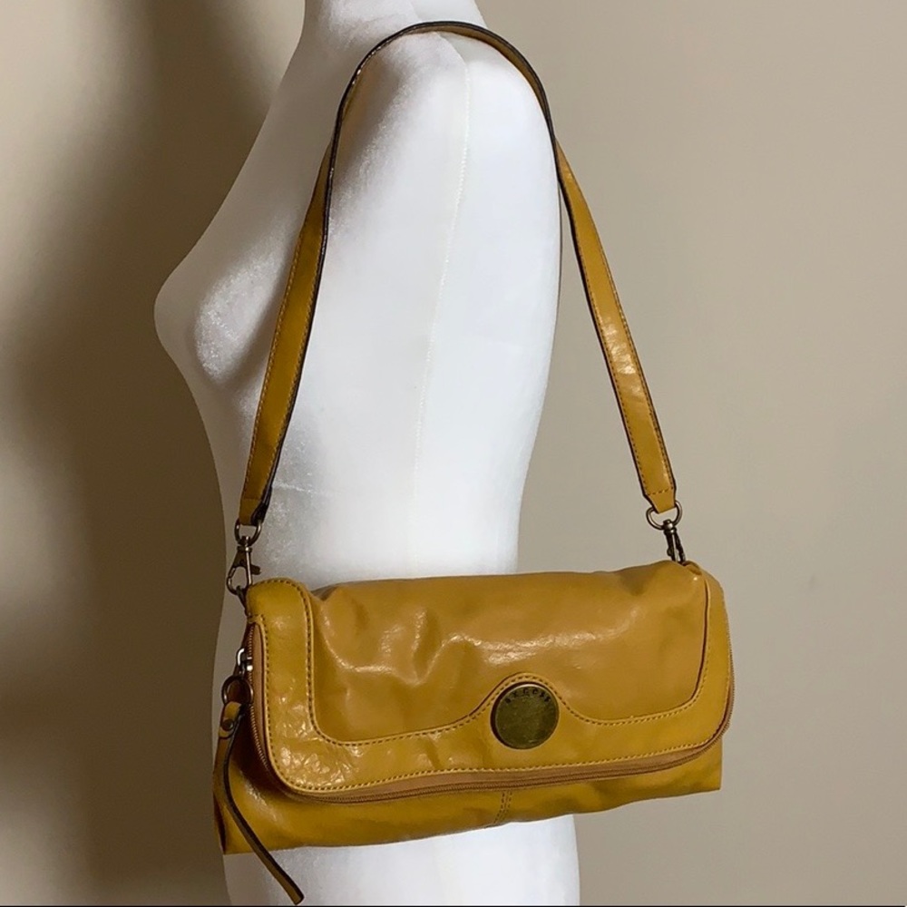 VTG Axcess envelop clutch with removable strap